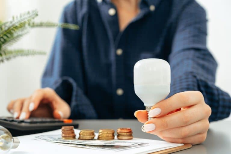 O Que é e Como Funciona o Empréstimo na Conta de Luz