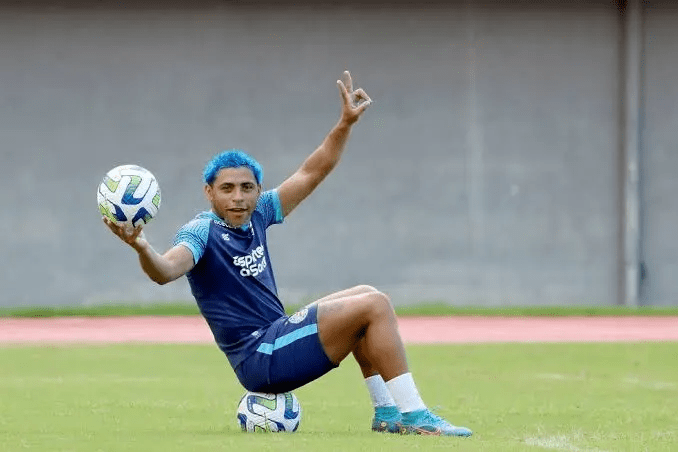 Vitor Jacaré Salário: Quanto Ganha e Trajetória no Futebol
